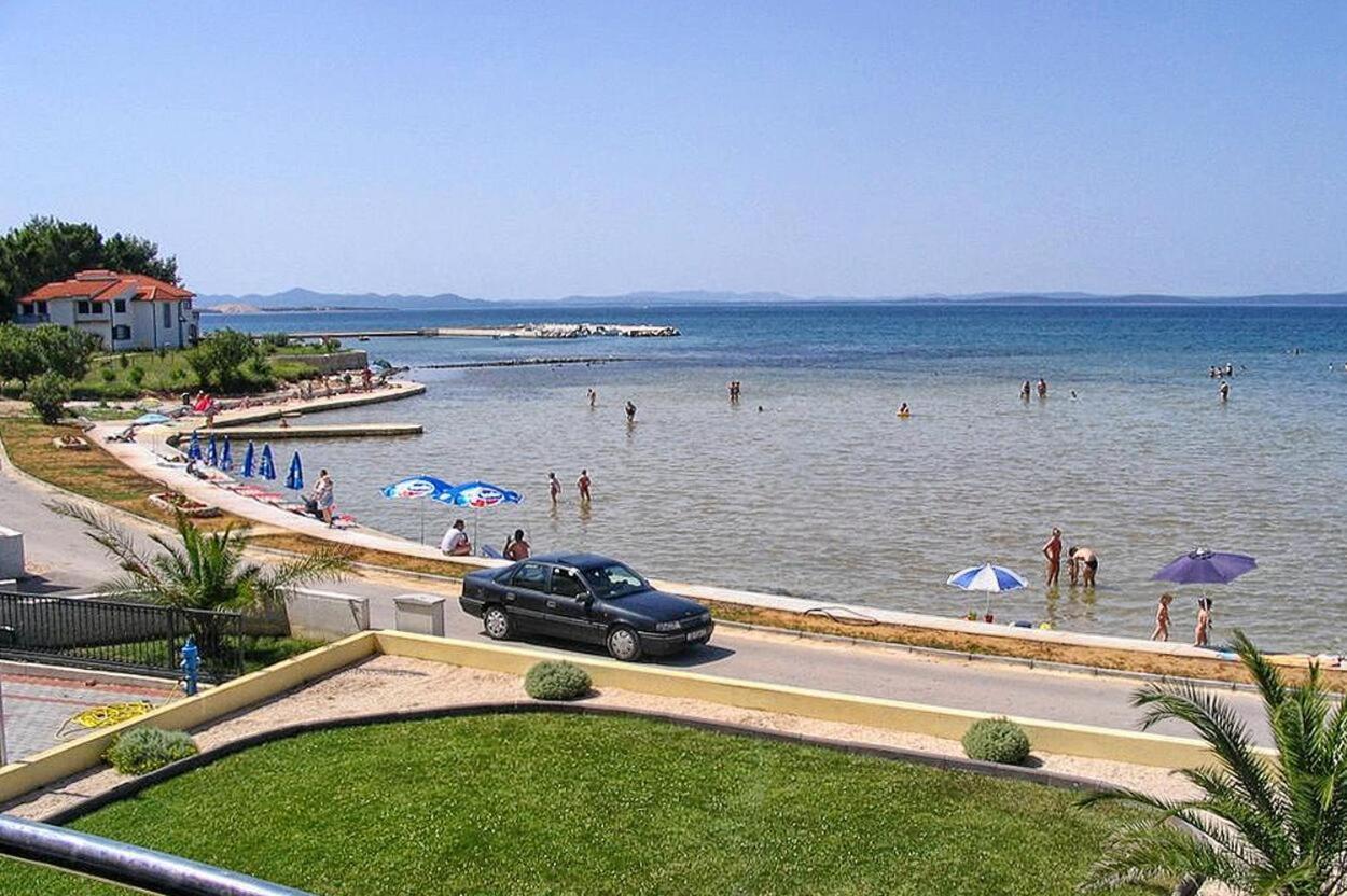 Apartments By The Sea Privlaka, Zadar - 14816 Luaran gambar
