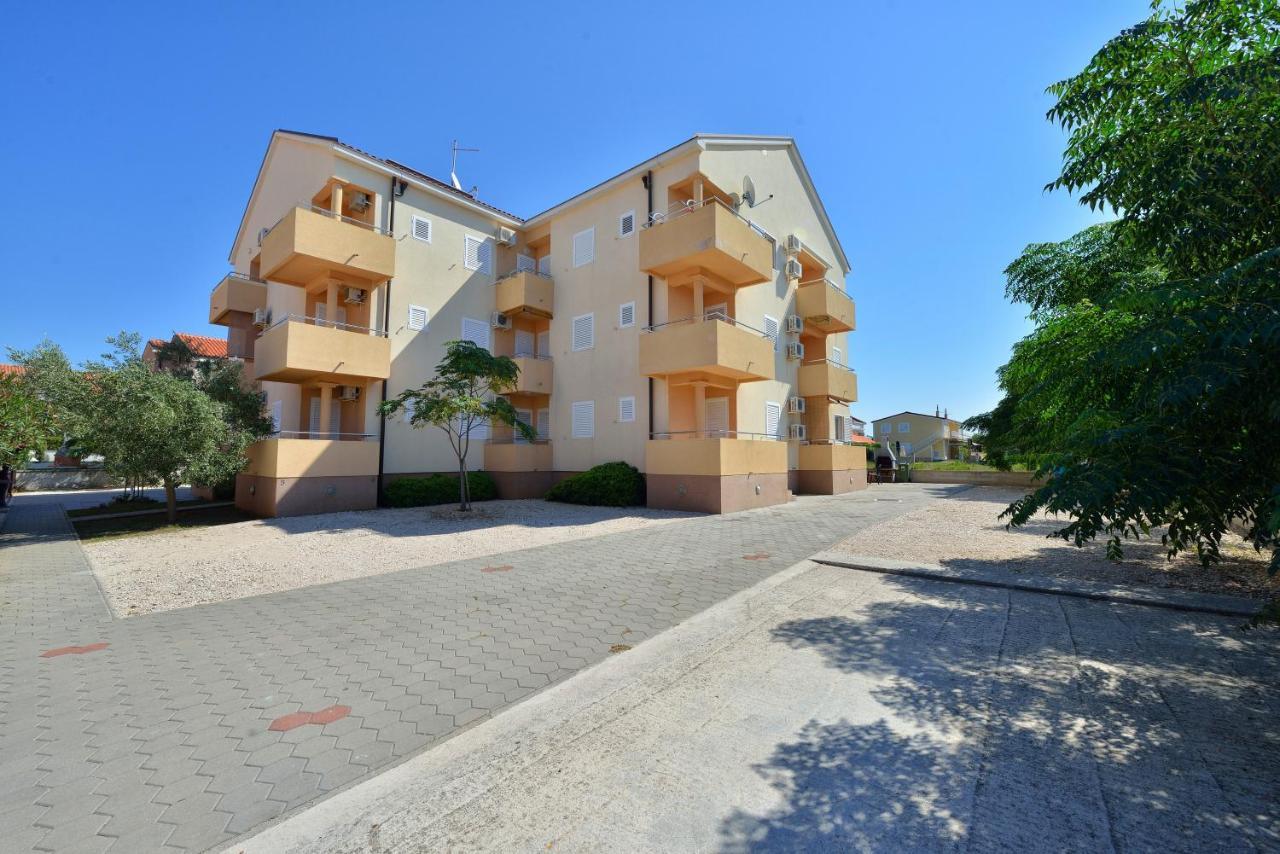 Apartments By The Sea Privlaka, Zadar - 14816 Luaran gambar